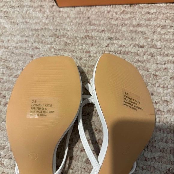 Princess Polly Katie bow heels - Picture 2 of 2